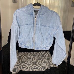 CROPPED DENIM JACKET